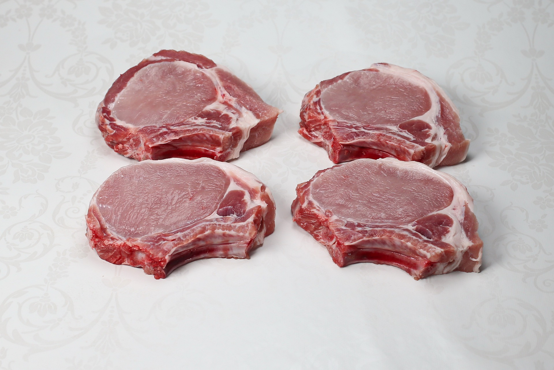 4 Schweinfleischstücke